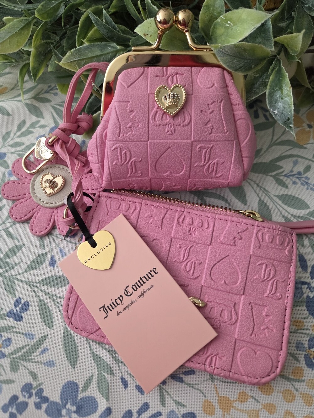 Juicy Couture Pink Embossed Coin Purse and Zip Card Wallet Set With Bag Charm - Picture 6 of 6